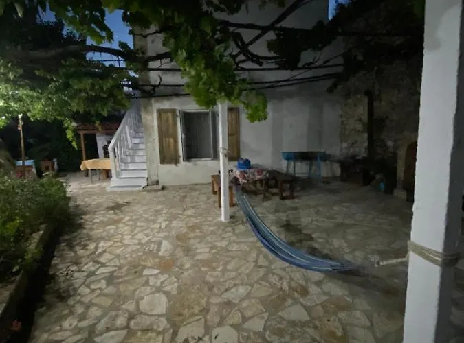 Tatil Evi Vintage Mediterranean House Himarë